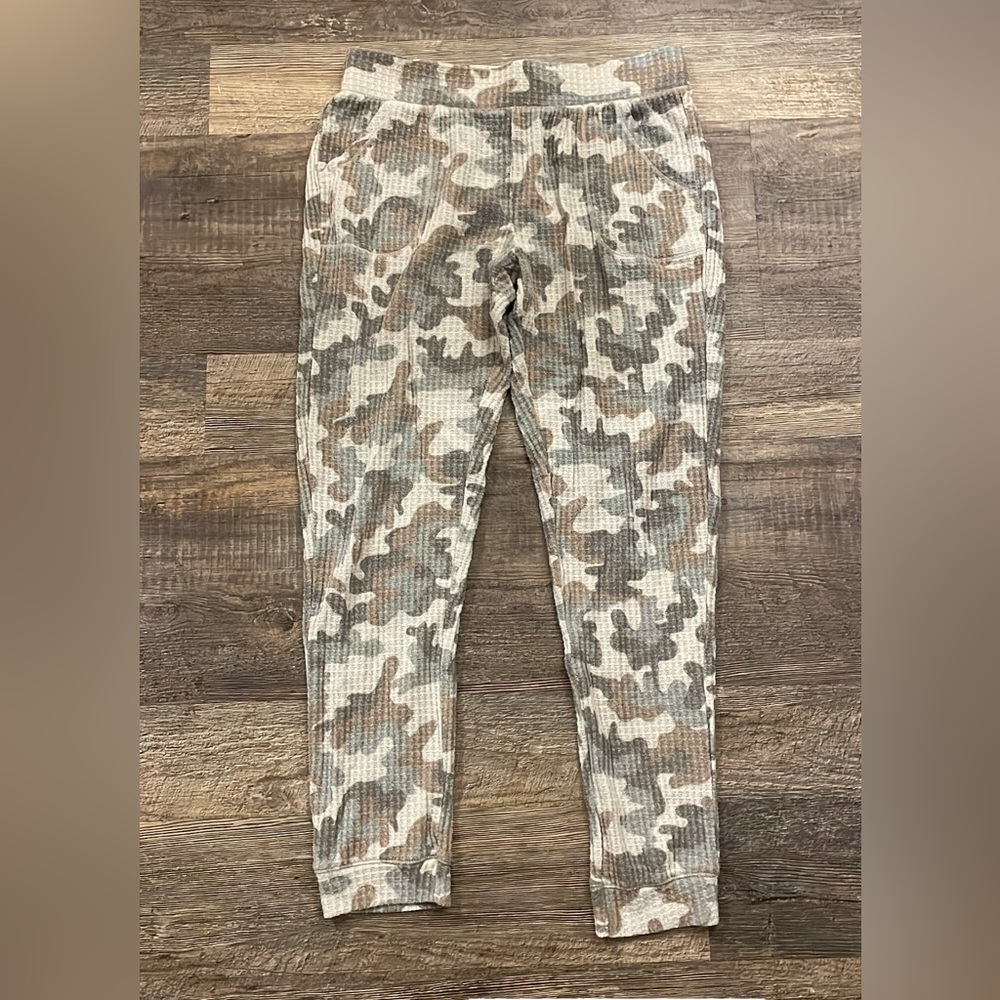 Camo joggersā